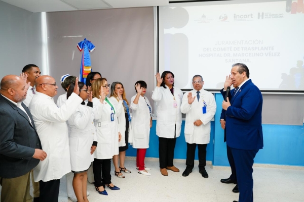 Juramentan Comité Hospitalario de Trasplante del Hospital Marcelino Vélez Santana