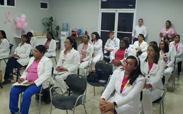 Dictan charla sobre “Prevención del cáncer de mama”