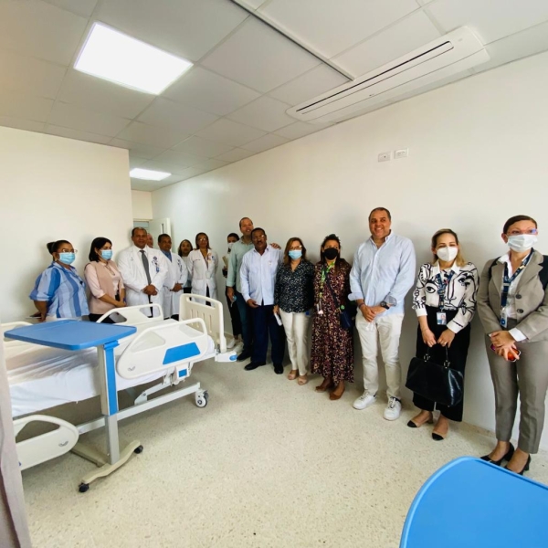 Directores realizan recorrido por las instalaciones de este centro de salud