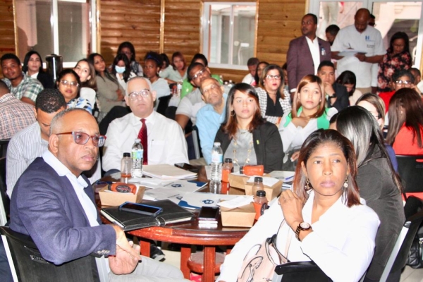 SNS y SRSM fortalecen estrategias de comunicación hospitalaria