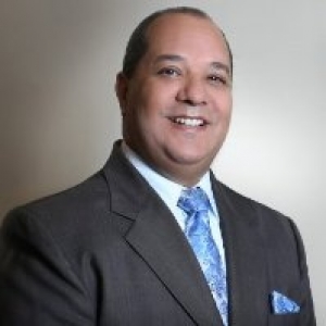 Dr. Roberto Cerda
