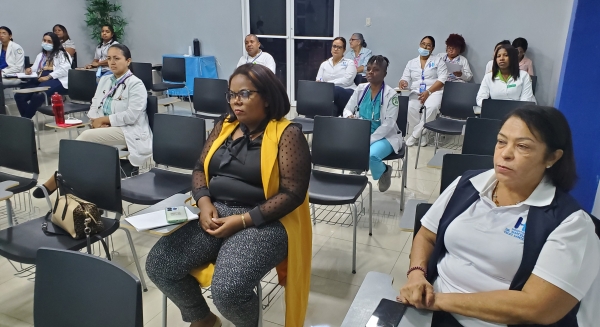 Capacitación y sensibilización al personal de los establecimientos de salud