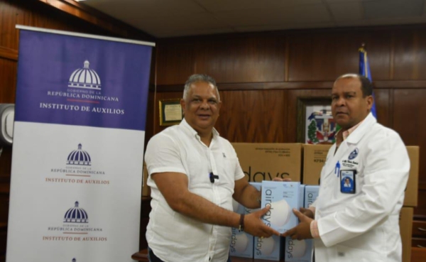 INAVI dona 15 mil mascarillas al Hospital Dr. Marcelino Vélez Santana